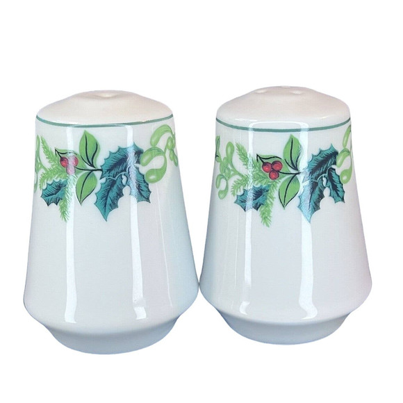 Vintage Porcelain Holly Berries and Ivy Christmas Salt and Pepper Shakers - Picture 1 of 3